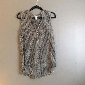 Black and white tank - size 4